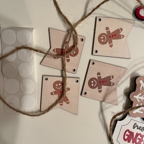 Holiday Cookie Decors and Decor for Christmas (home/x) (new) - Picture 6 of 11